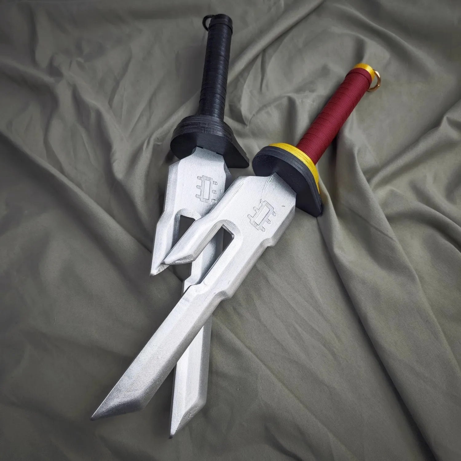 Toji Fushiguro Cosplay Prop Set – Two 15.7in Anime Blades